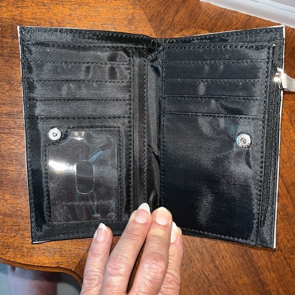 Nicole Miller Wallet 6 x 4 double snap 3 compartments  card& ID holder grey NWOT - Picture 8 of 10